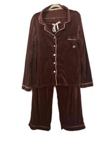 Born Pajamas Woman Size XL Maroon Velvet Button-Up Long-Sleeve Pocket Pants